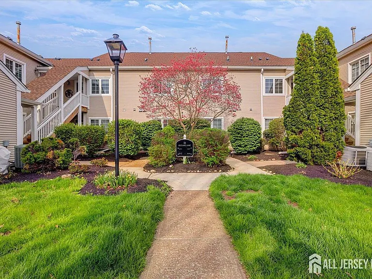 38 Rutland Ln #C — Photo 1