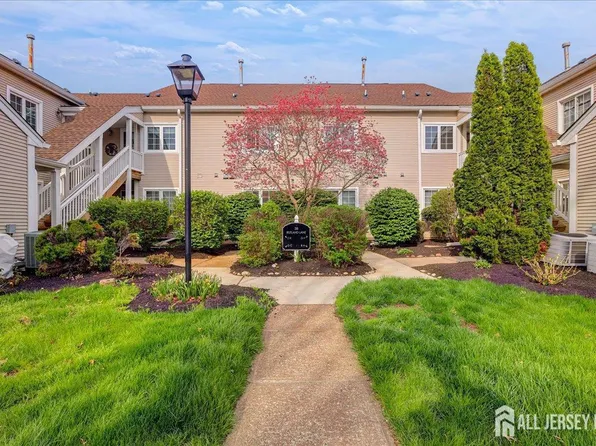 38 Rutland Ln #C, Monroe Township, NJ 08831