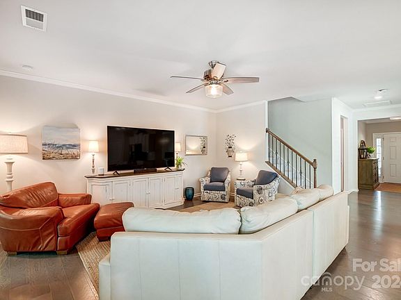 5th image of 813 Botticelli Ct