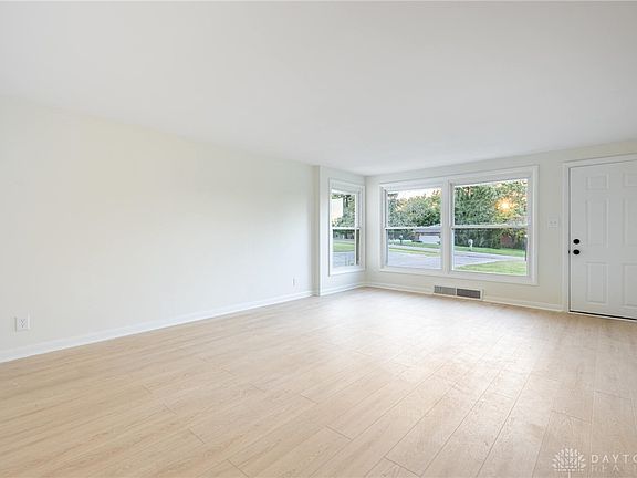 5th image of 2462 Thor Dr