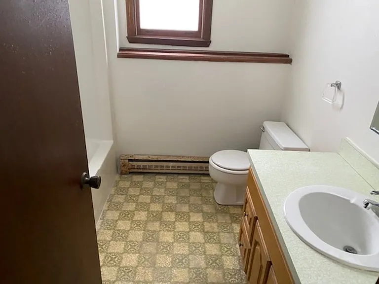 245 Egan St — Photo 7