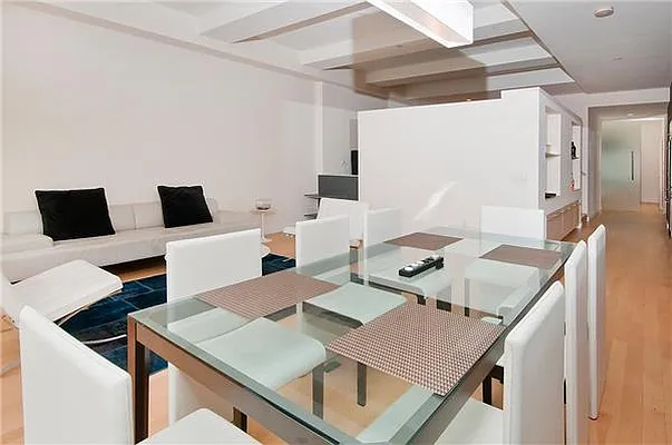 Rented by Azulay Group | media 33