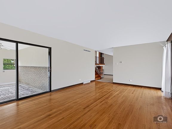 4th image of 5595 155th St