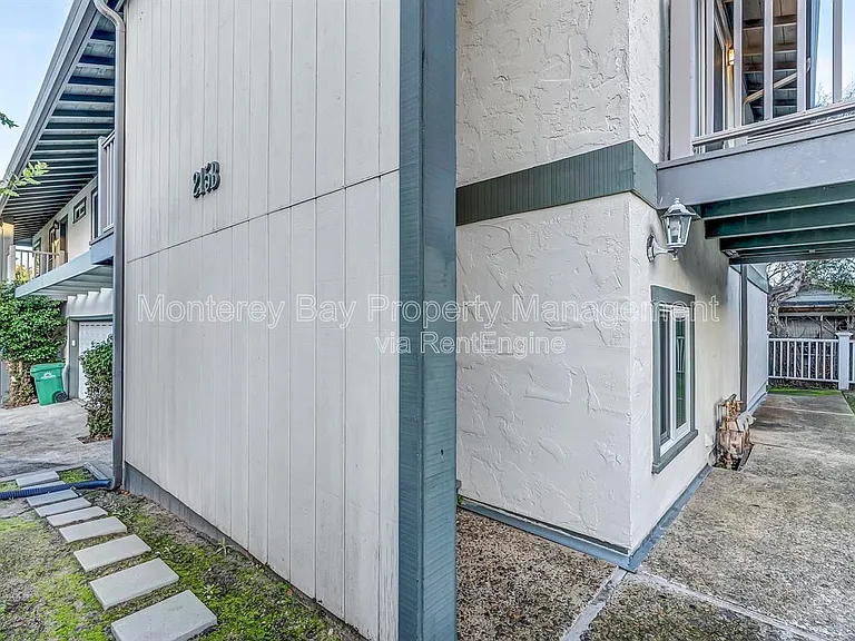 215 2nd St #B — Photo 19