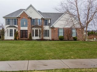 27083 Sanctuary Ln, Olmsted Township, OH