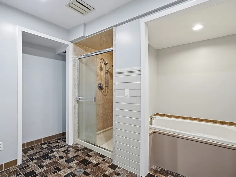 35 Quincy Ct S — Photo 12