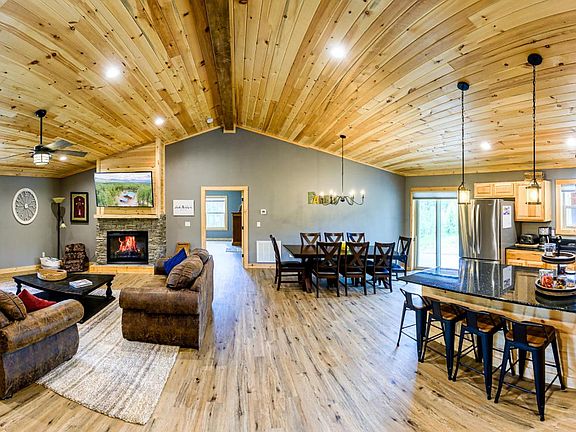 4th image of 6 Corona Ln