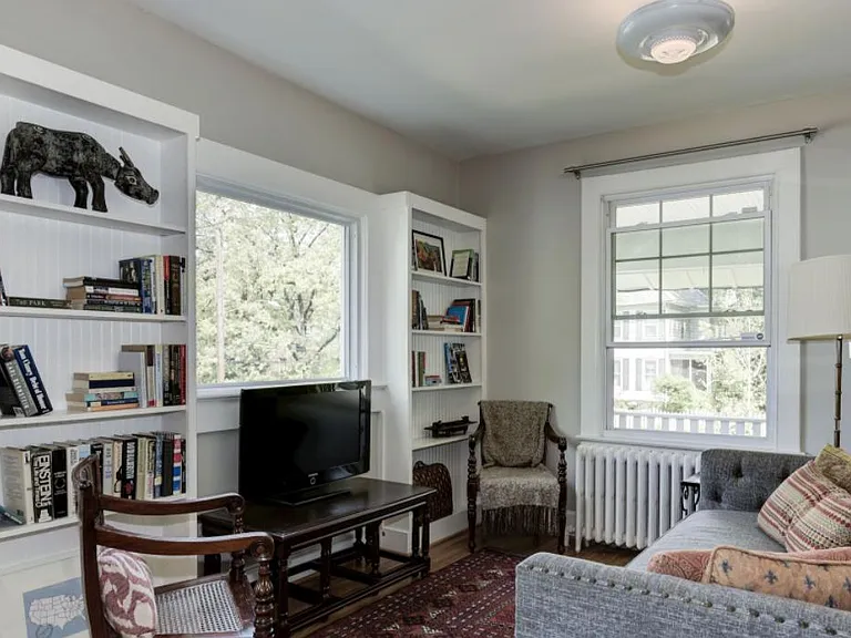 1415 Girard St NE — Photo 4