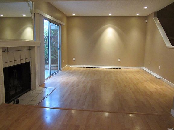 3rd image of 25 Salvatore Dr