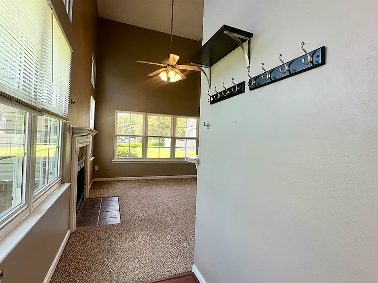 4044 Laurel Green Cir — Photo 24