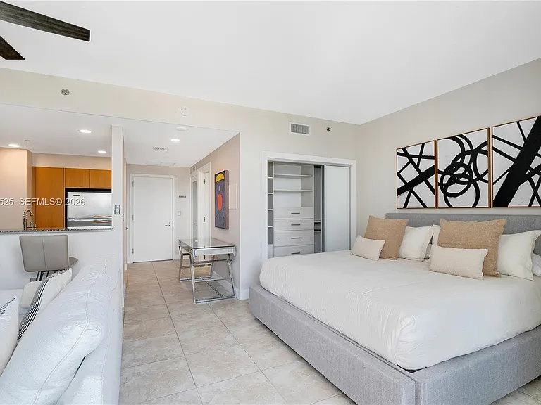 1060 Brickell Ave #3209 — Photo 4