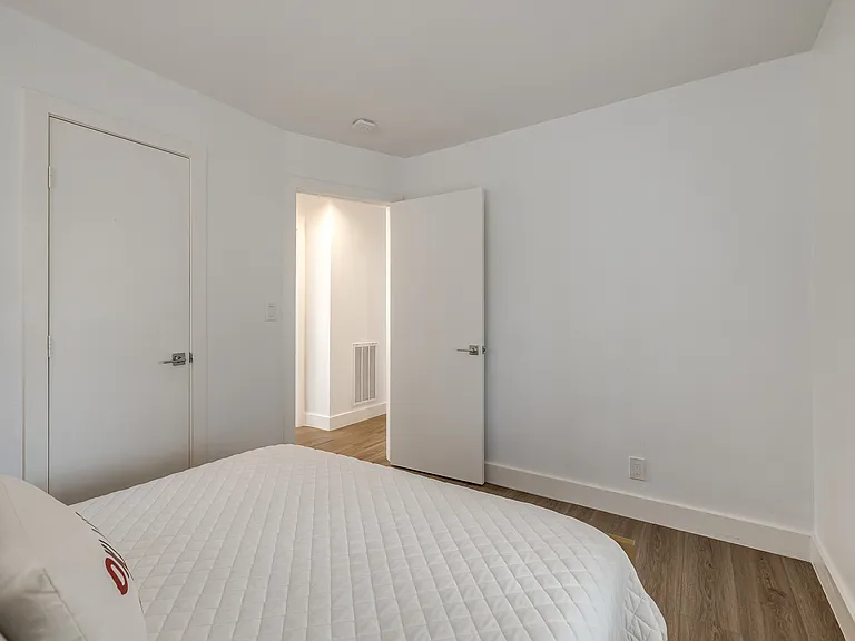 1111 W Comanche St — Photo 1