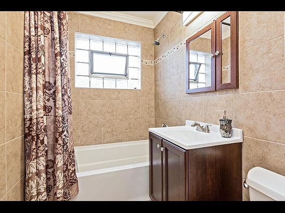 5th image of 4752 N Menard Ave #6305182916