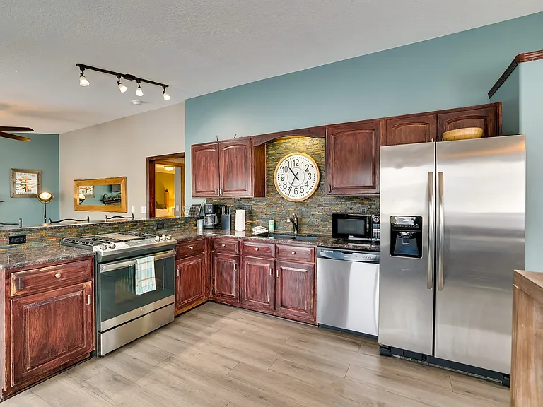 313 Fawn Dr — Photo 5