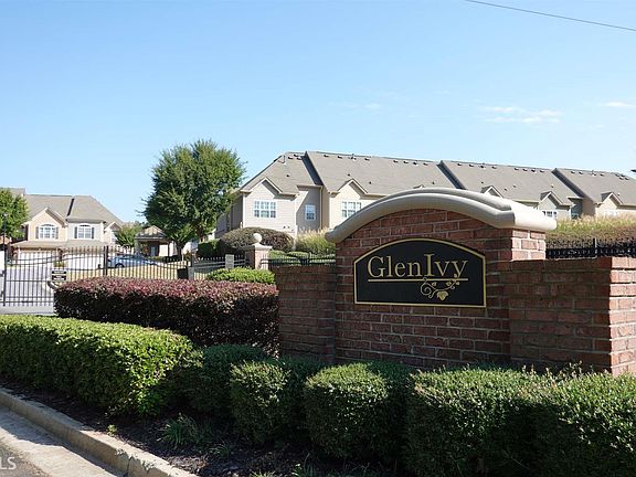 2nd image of 204 Glen Ivy