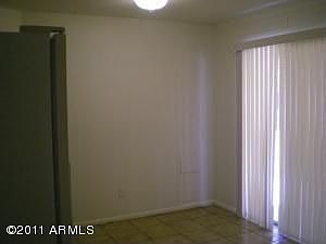 4th image of 548 E Holmes Ave