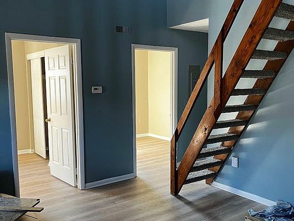 3rd image of 1502 Lincoln Way #4
