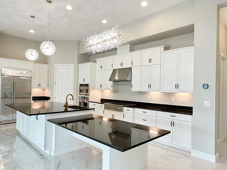 10530 Meadowrun Dr — Photo 2