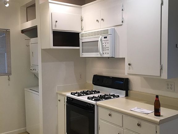 3rd image of 118B Christel Oaks Dr