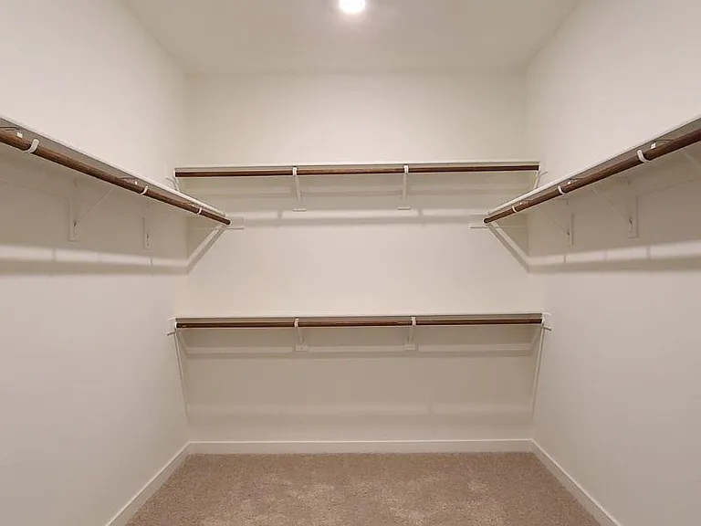 2402 Indigo Dr — Photo 9