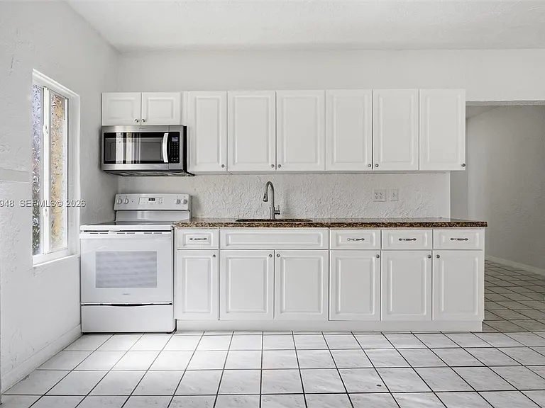 1745 SW 17th St #2 — Photo 10