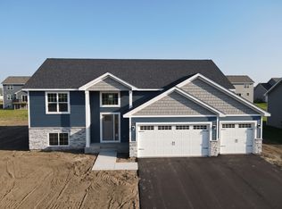 1001 Misty Meadow Blvd, Buffalo, MN 55313