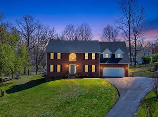 124 Lazy Ln, Gray, TN 37615