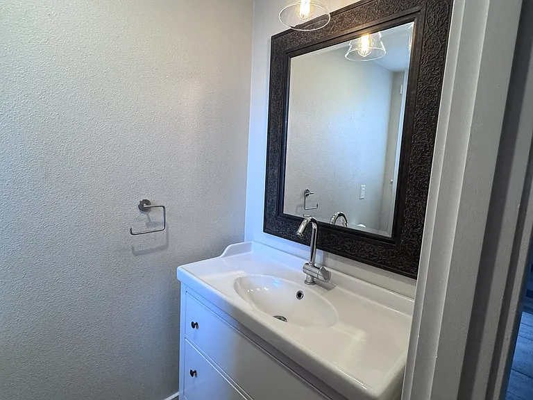 1505 NW 10th Ave — Photo 14