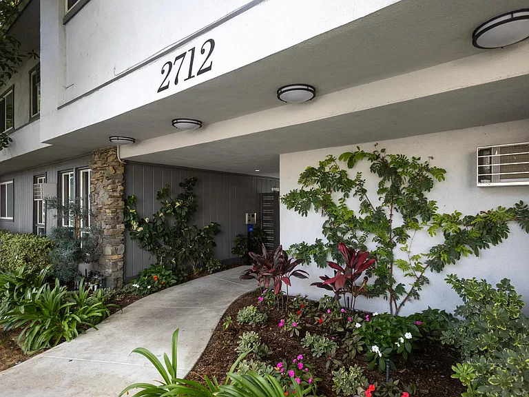 Magnolia Tree Apartments — Photo 25