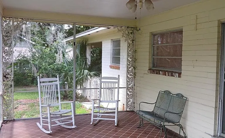 4210 SW 5th Ave — Photo 6