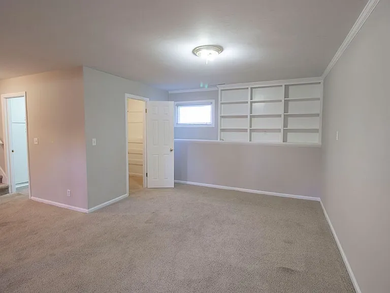 2207 Bushnell Dr — Photo 36