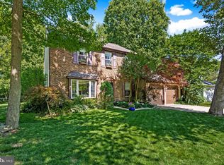 33 Sheffield Ln, Mount Laurel, NJ 08054