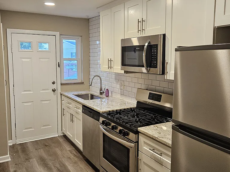1798 Northwest Blvd #C — Photo 7