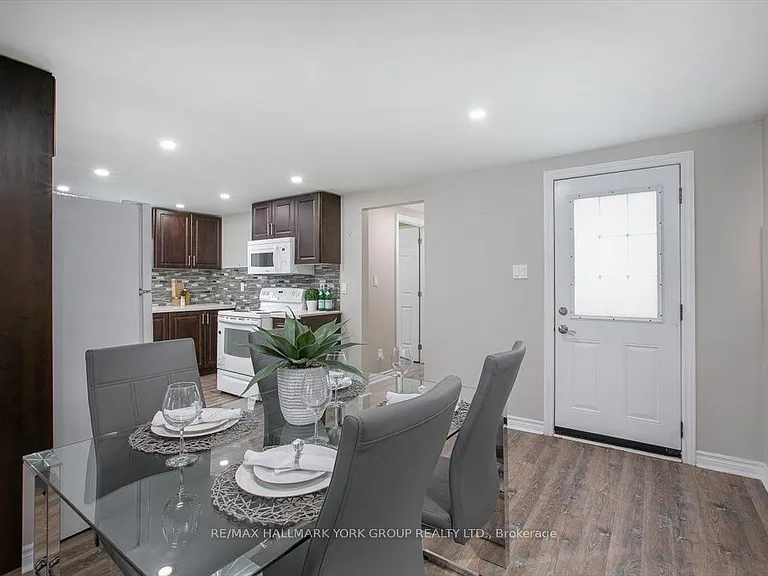 21 Lakeshore Rd — Photo 15