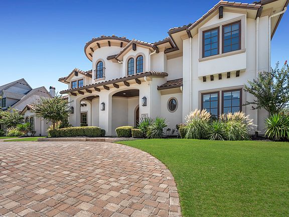 3rd image of 3759 Broadmoor Way