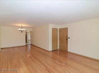 6112 W Gunnison St #2, Chicago, IL 60630