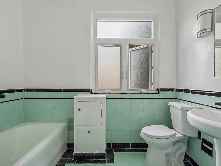St. Germaine Apartments — Photo 18