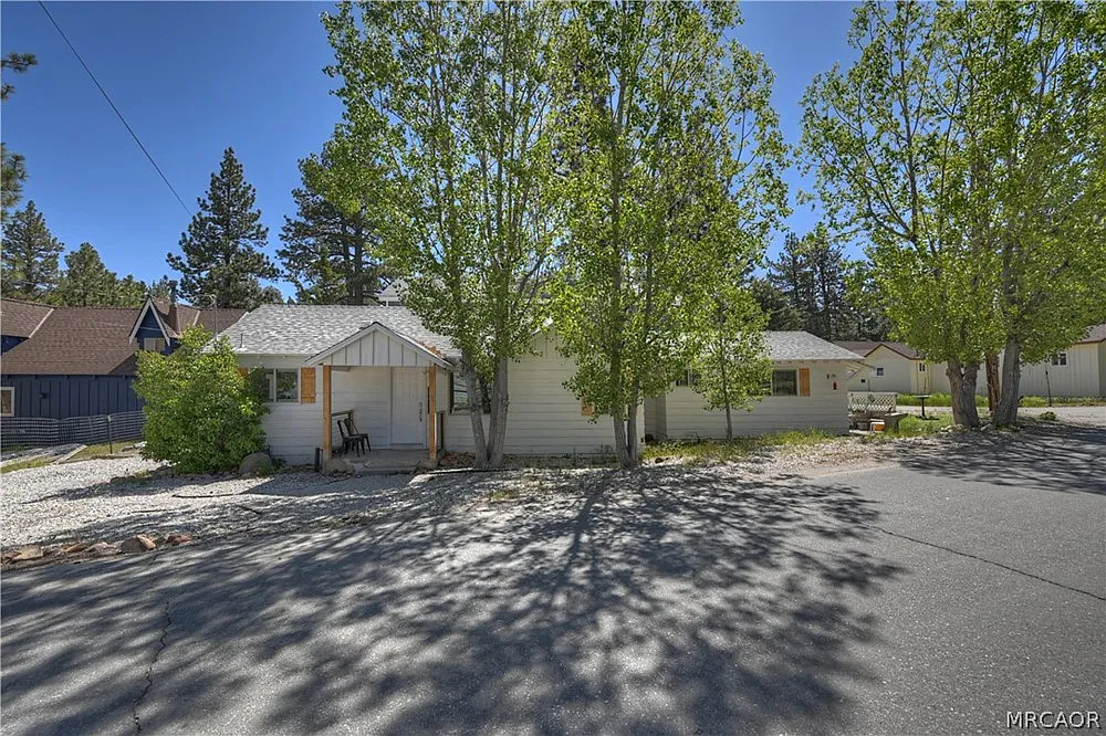 2 bed, 770 sqft, $1,700 — Photo 1