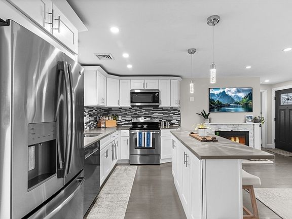 5th image of 6 Janice Rd