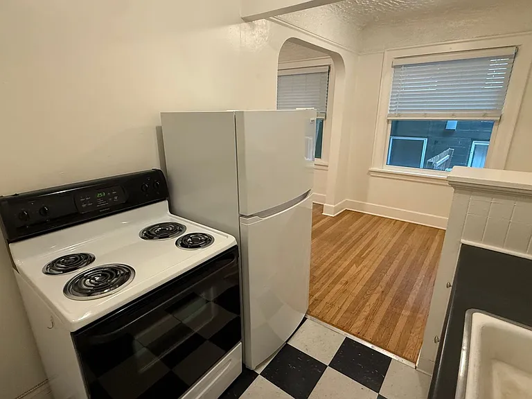 2235 NW Johnson St — Photo 7