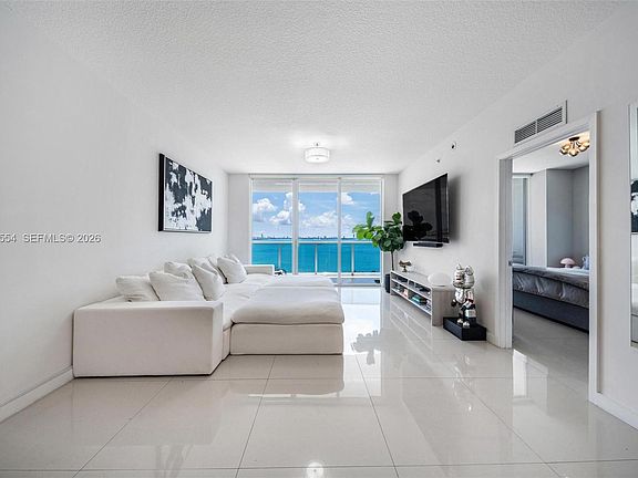 5th image of 600 NE 27th St APT 1104