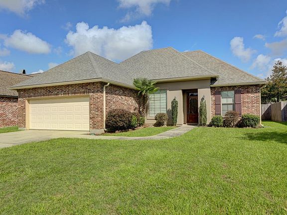 2nd image of 207 Tall Oaks Ln