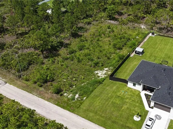 911 Oak Ave, Lehigh Acres, FL 33972