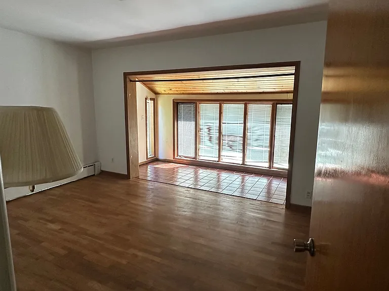 1055 NE Creston Ln — Photo 15