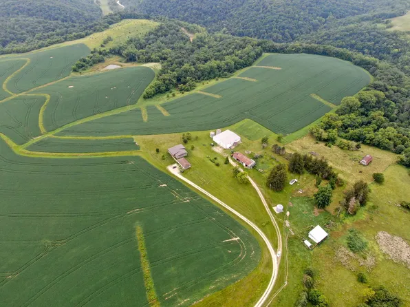 20691 County Road 13, Houston, MN 55943