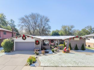 520 Chestnut Ln, Beecher, IL 60401