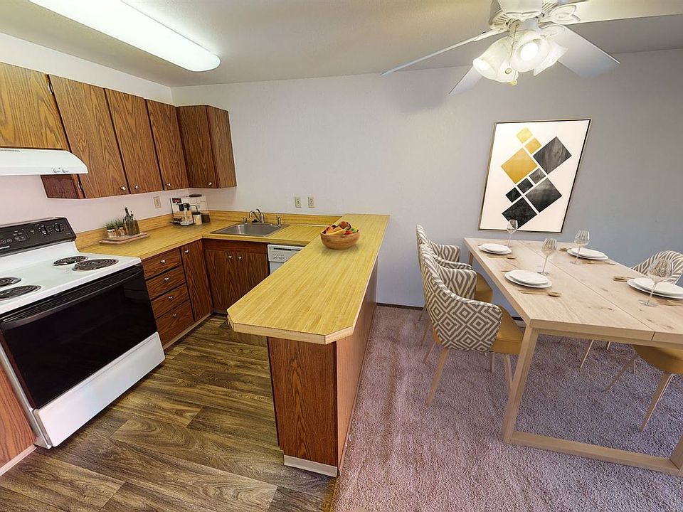 1st image of 7000 Roosevelt Way NE APT 302