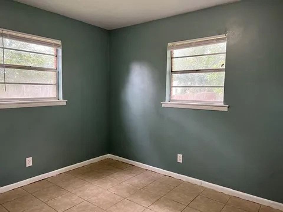 1st image of 4435 Glen Lawrence Rd