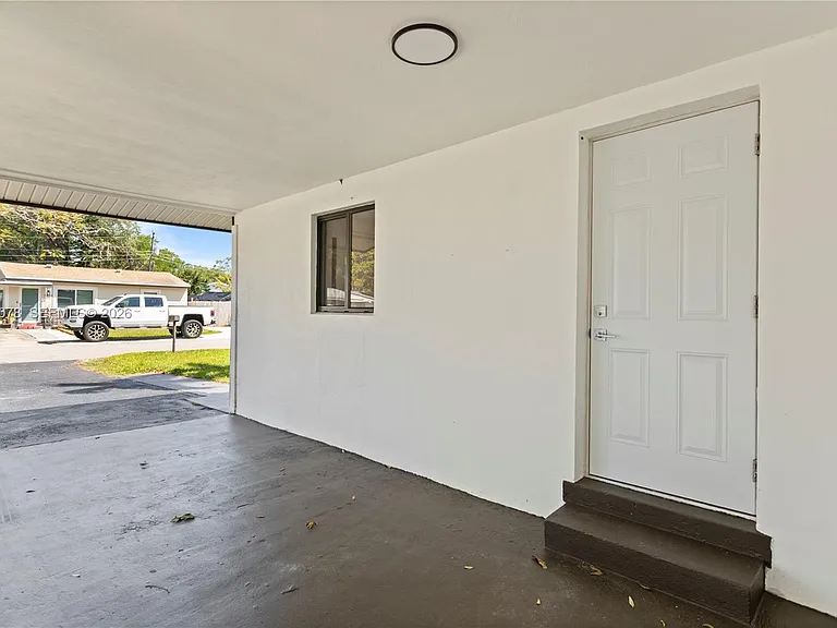 1524 SW 32nd Ct — Photo 35