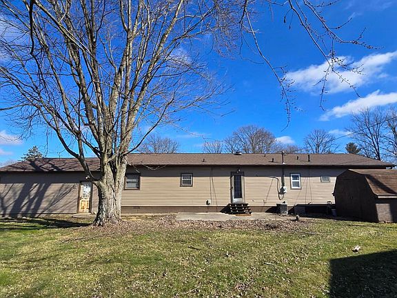 5th image of 1044 Kelly Dr
